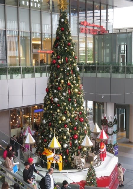 楽書き雑記 名古屋駅に早くも巨大なクリスマスツリー 風の遊子 ゆうし の楽がきノート