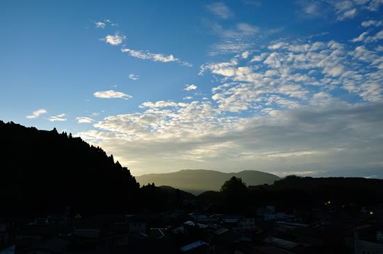 DSC_5570_4時半の夜明け.jpg