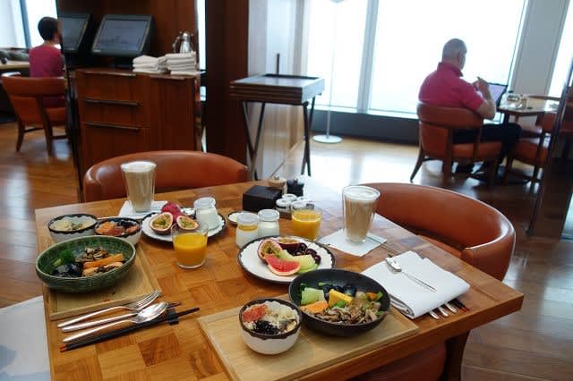 アンダーズ タヴァンで朝食 アンダーズ東京 Life Is Trip