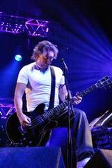 英国のミュージシャン ピーター フック は今日で５３歳になります きになるｒｉｎｇｏ