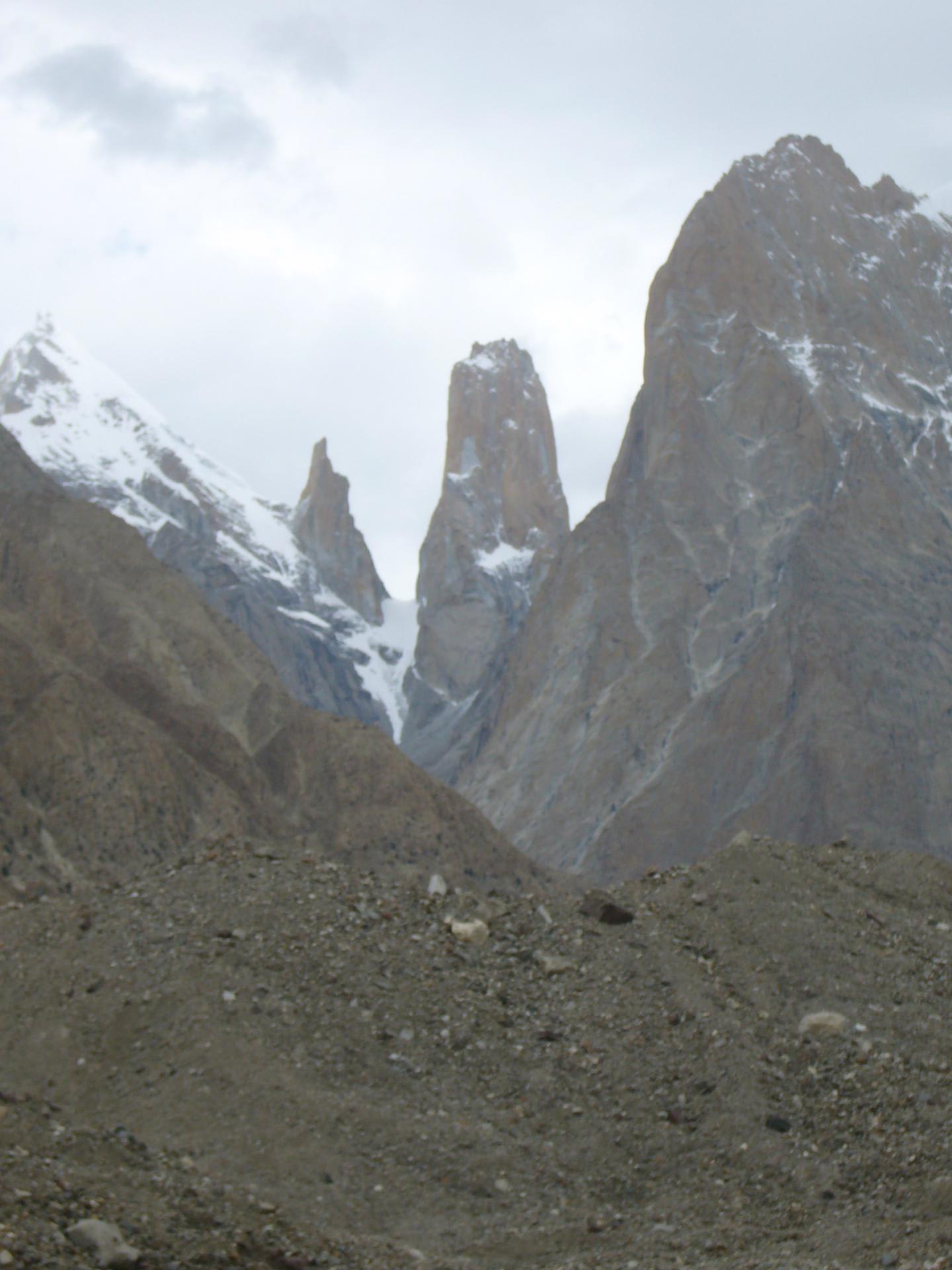山紀行 究極のトレッキング K2 バルトロ氷河 その3 12 9 17 9 19 一人シニアの漫遊記