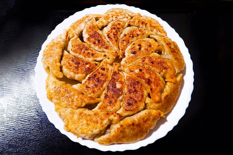 餃子を包んで焼く 心掛けるポイントは 炎のクリエイター日記 餃子を包んで焼く 心掛けるポイントは 炎のクリエイター日記