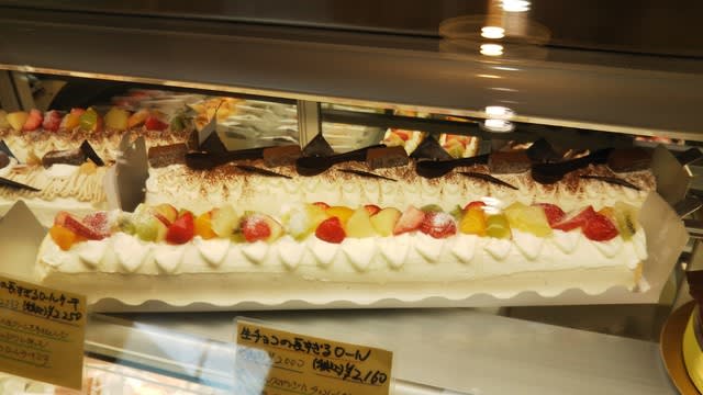 長すぎるロールケーキを求めクリームシェフへ これでも50歳 女子 Tonchanの日々