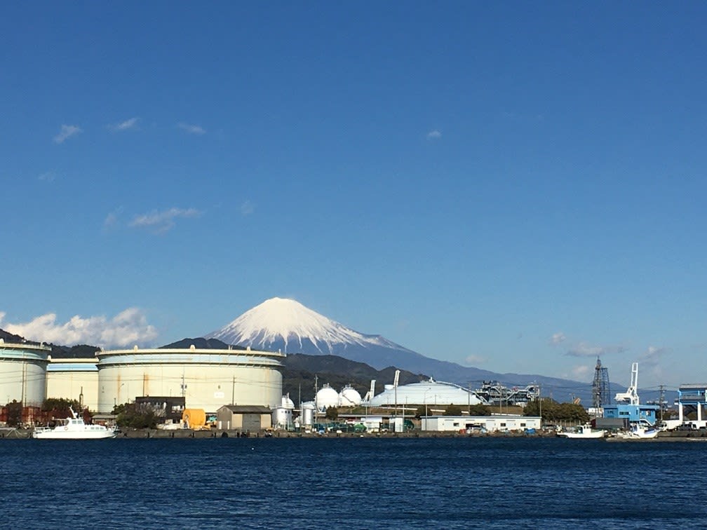 18 1 9の富士山は家から一番近い海から Fit In Fits