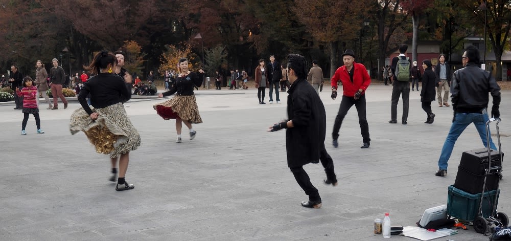 秋の東京国立博物館 上野公園ツイストダンス 光と影のつづれ織り