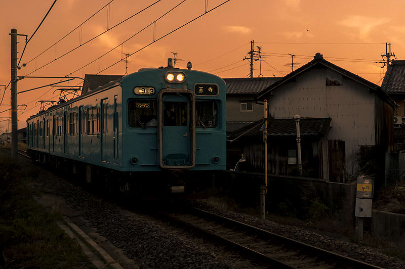 和歌山線,１０５系,JR和歌山線,夕方,夕暮れ,鉄道写真,青