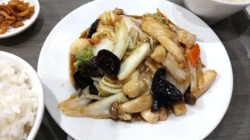 餃子伝説総本舗吉野町店:八宝菜定食