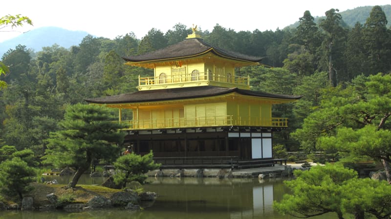 金色に輝く金閣寺1