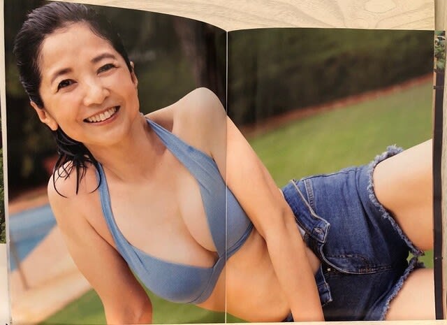 宮崎美子 週刊現代で一足先にビキニを披露 青春タイムトラベル 昭和の街角