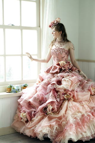 アンティーク調★フリルがゴージャスなピンクドレス - キヌヤ・ブライダルスクエア フェリチタ スタッフブログ