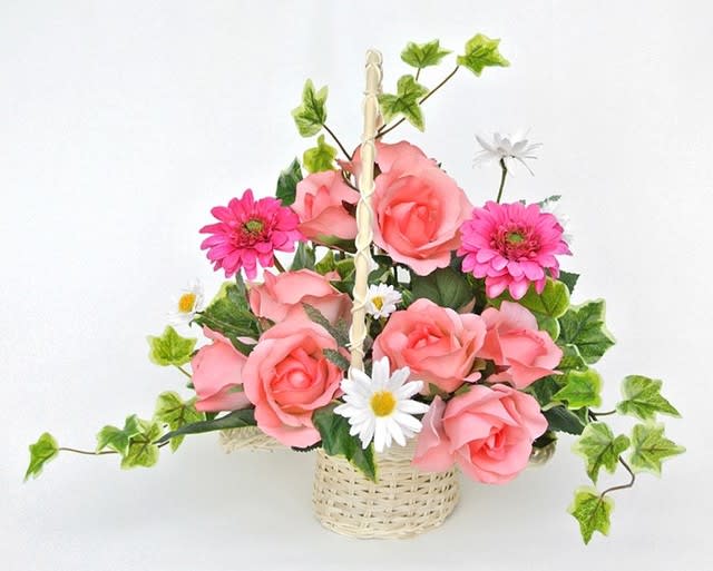 母の日にお勧め 籠に入った可愛い造花のアレンジメントです 造花ココーフラワー横浜 スタッフブログcoco