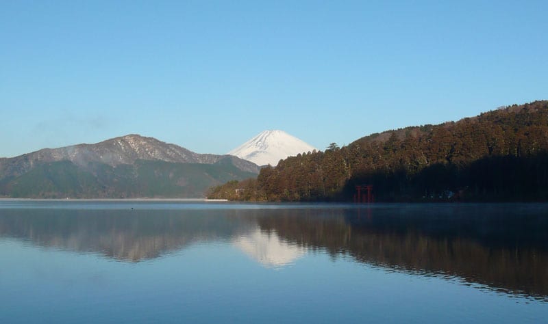 遅くなりました 初 芦ノ湖と富士山と平和の鳥居 です 箱根神社 九頭龍神社 の社務日誌から