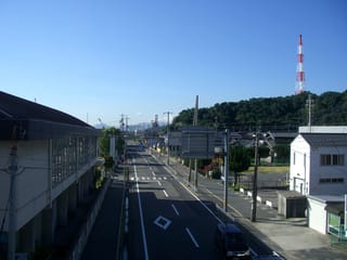 横断歩道橋より南方を望む