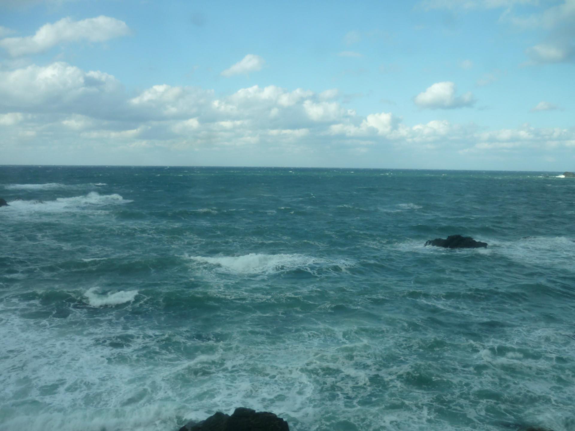 冬の日本海のうねる波 波 波 Art Communication In Shimane みるみるの会の活動報告 冬の日本海のうねる波 波 波 Art Communication In Shimane みるみるの会の活動報告