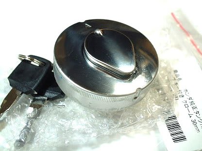 ホンダ モンキー純正タンク用キャップ・社外互換品 - 真っ赤な ホンダ モンキー純正タンク用キャップ・社外互換品 - 真っ赤な