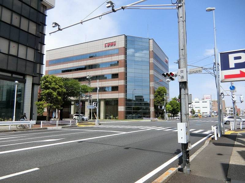 国道17号宮原駅入口から宮原駅まで 咲いた万歩