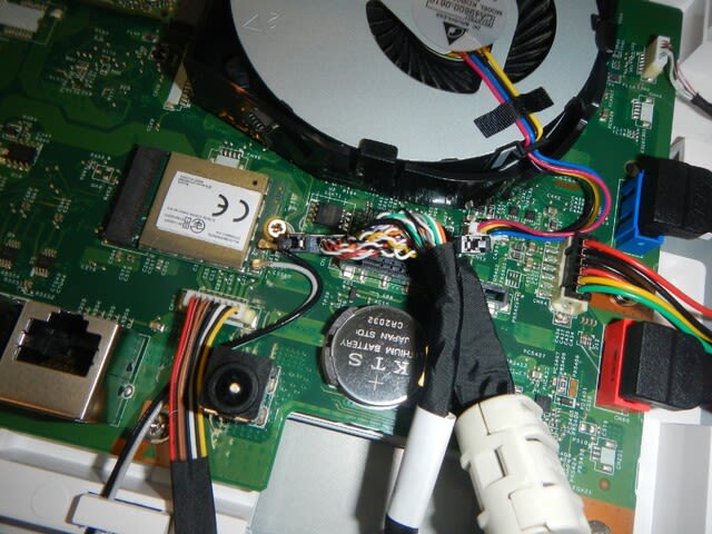 富士通 ESPRIMO WF1/D1 FMVWD1F17 分解 液晶交換 - 横浜パソコン 富士通 ESPRIMO WF1/D1 FMVWD1F17 分解 液晶交換 - 横浜パソコン