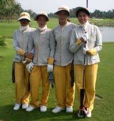 タイのキャディさん 対応力が育てば最高なんだけど タイでゴルフ友達になりましょ