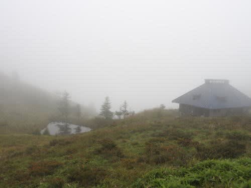 霧の高ボッチ高原・鉢伏山