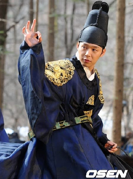 Jyjユチョン 屋根裏部屋の皇太子 で多様な演技を 韓流 ダイアリー ブログ