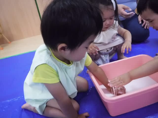 片栗粉粘土 小麦粉粘土 埼玉県越谷市南越谷にある保育園 南越谷保育室ポコ ア ポコ