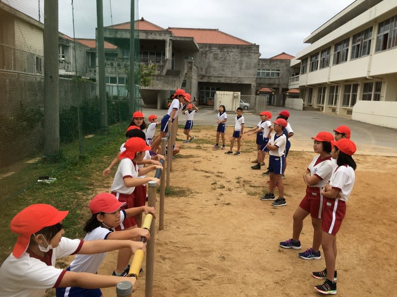 鉄棒運動 体力を高める運動 読谷村立喜名小学校 幼稚園