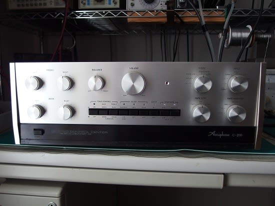 Kensonic Accuphase C-200 その1 - ガラクタな部屋