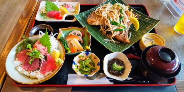 綺麗な海鮮食堂のナイスなお魚料理を満喫 海鮮食堂うおます 伊佐 Nobutaと南の島生活in沖縄本島リターンズ
