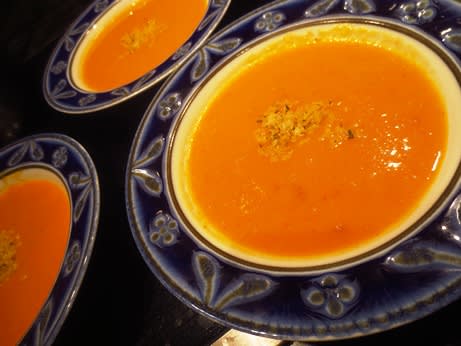 カルダモンを一つまみ マンゴー 人参 カボチャのスープ メイおばさんの料理帖