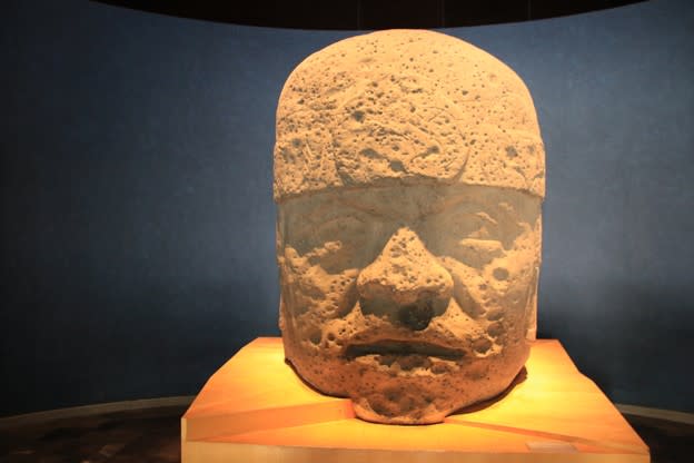 中南米 オルメカ文化 石像 Q6-2 - 彫刻