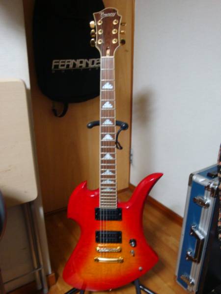 ギターファイル~Burny MG-105X - Who is Liena? 水属ギタリスト ギターファイル~Burny MG-105X - Who is Liena? 水属ギタリスト
