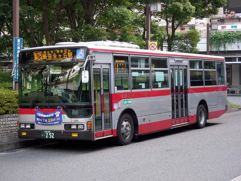 東急バス 虹ヶ丘営業所のふそうワンステップバス 最近のバスにしては個性が Makikyuのページ