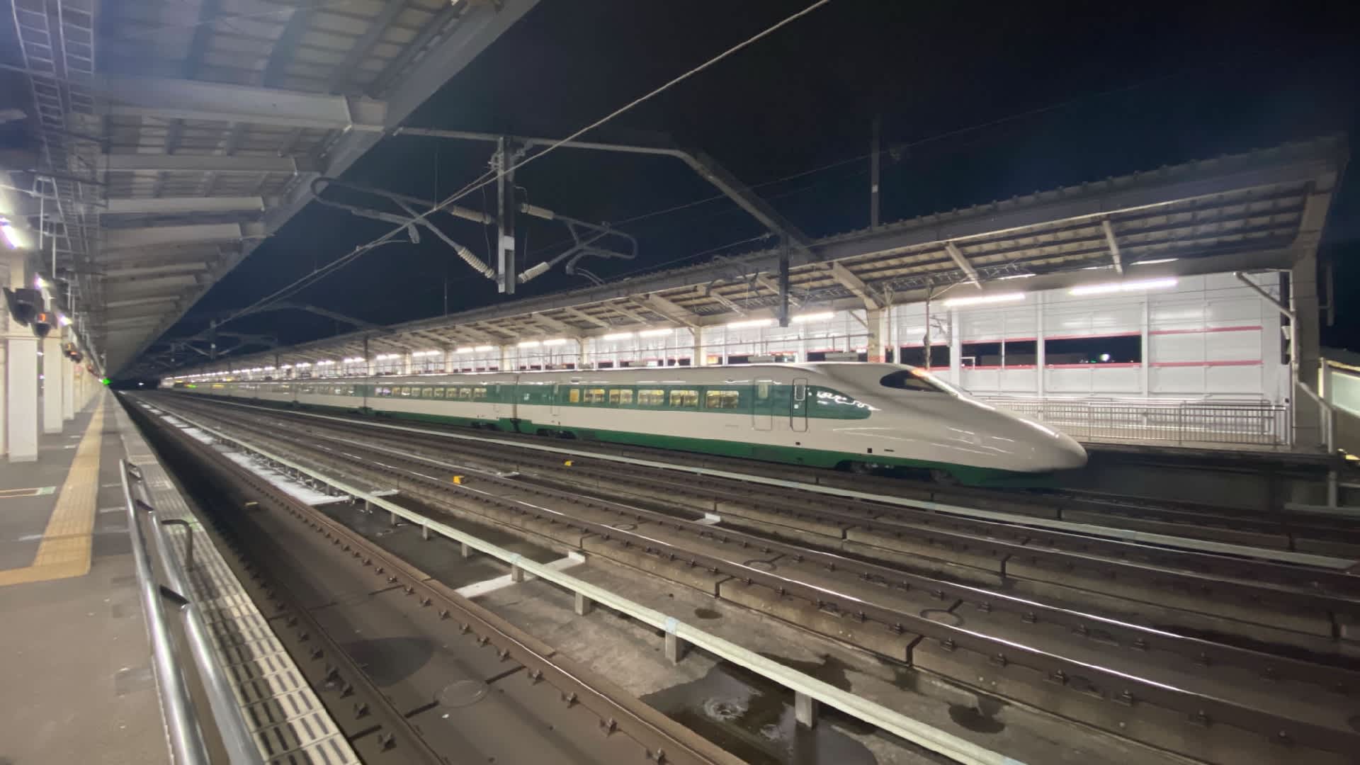 夜のE2系J66編成200系カラー - カマ鉄オモシー組合