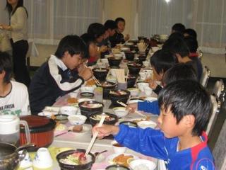 日光修学旅行 皆で食べるご飯はおいしいね 鎌ヶ谷市立北部小学校ブログ