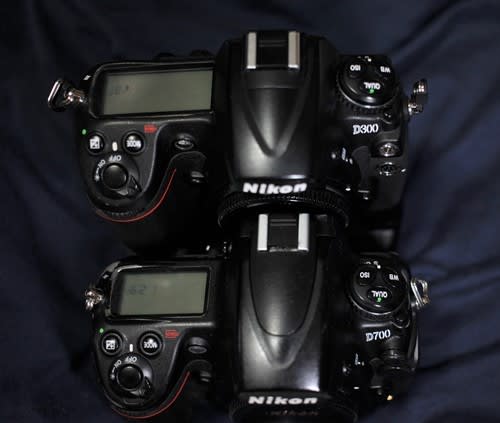 Nikonよく似たD700＆D300：外観・操作ボタン類 - ☆航空無線とアマチュア無線のii-blog
