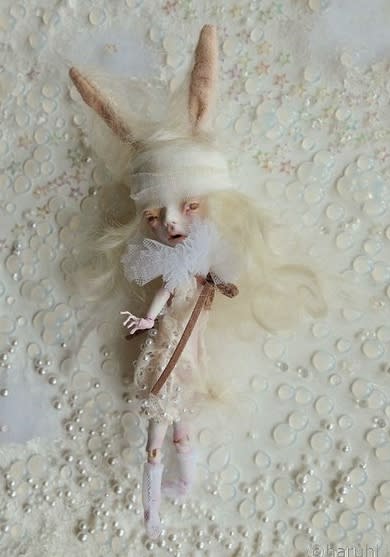 とても小さな球体関節人形「うさぎ少女」人形作家 Haruhi - メトロ