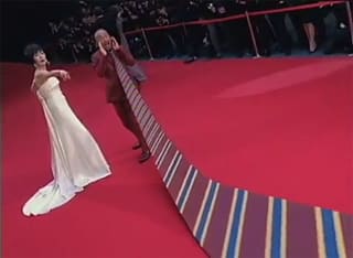 竹中直人さんばりの 大きなネクタイをする姫 笑 一姫二太郎の放牧日記 竹中直人さんばりの 大きなネクタイをする姫 笑 一姫二太郎の放牧日記