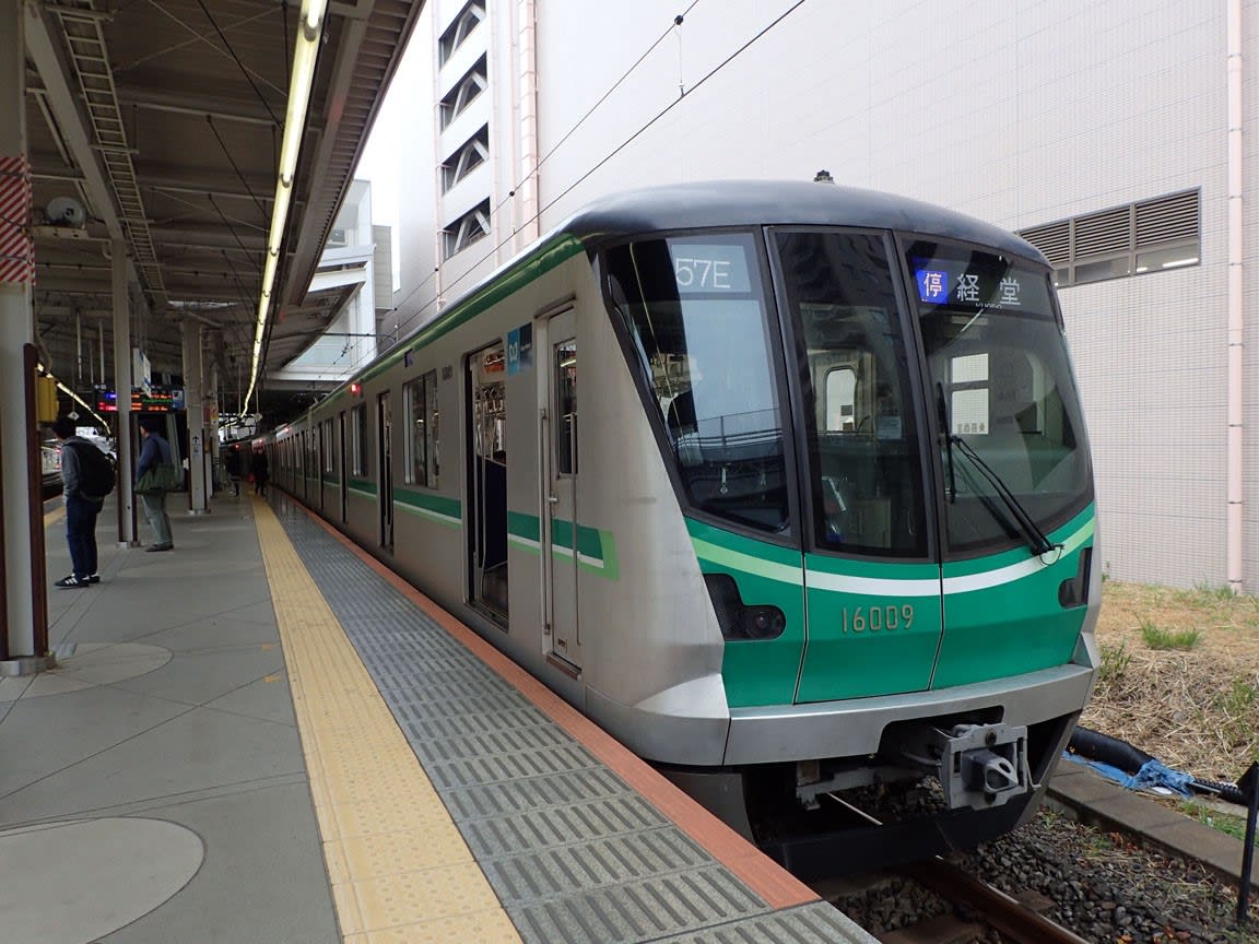 メトロ16000系で小田急線新宿駅へ 今後当たり前の光景になるのか