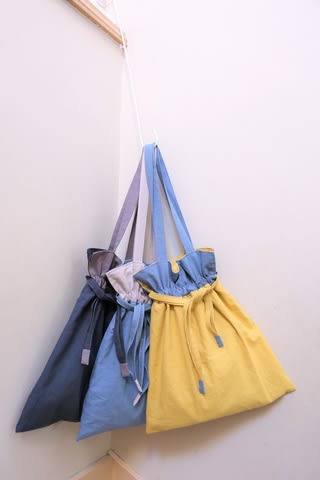 リバーシブル巾着バッグ ｋｏｍｉｈｉｎａｔａ の手作り 布小物