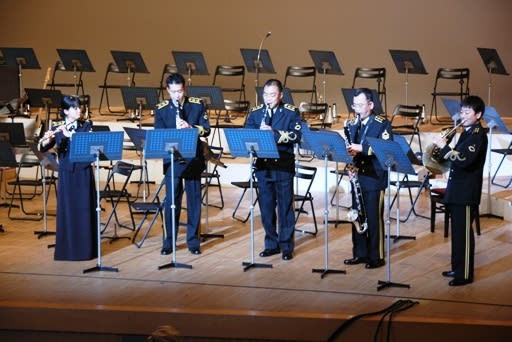 自衛隊 音楽 隊 横須賀 海上