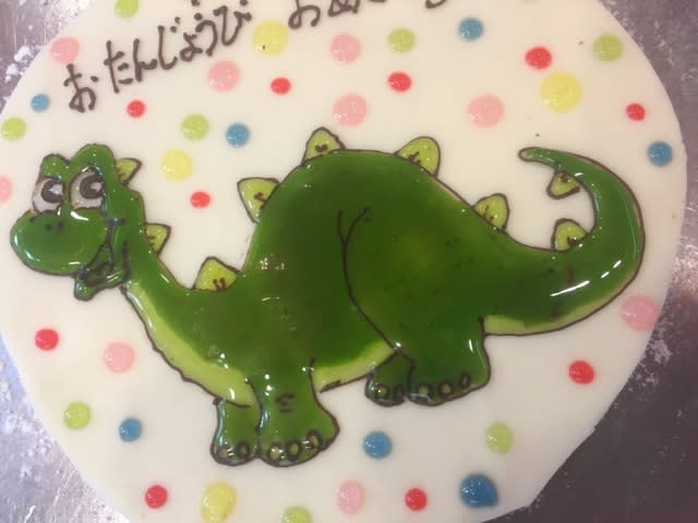 人気のイラストケーキ ティラノザウルス Yaeせんせいの 甘い生活