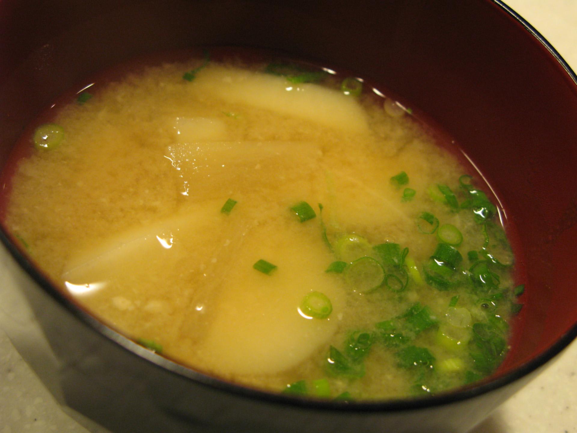 大根と里芋の味噌汁 だいこんとさといものみそしる きっちんさんの簡単料理