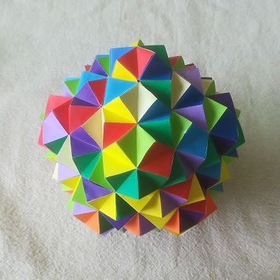 折り紙で くす玉540面体 サッカーボール 切頂二十面体 を編んでみました 日だまりのエクセルと蝉しぐれ