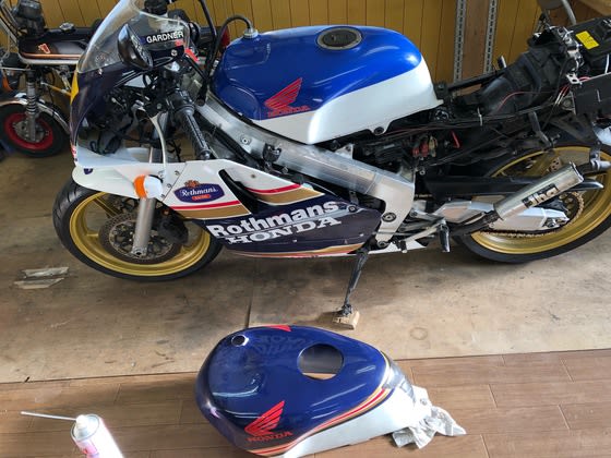 カウル交換 バイク好きの設備屋です ゆる くやってます