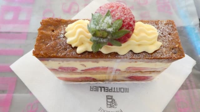 モンペリエ イチカワ ジェイ ガトー クラブ Montpellier Ichikawa J Gateau Club で苺のミルフィーユを買いました シャポー市川 市川市でblog モンペリエ イチカワ ジェイ ガトー クラブ Montpellier Ichikawa J Gateau Club で苺のミルフィーユを買いました シャポー市川 市川市でblog