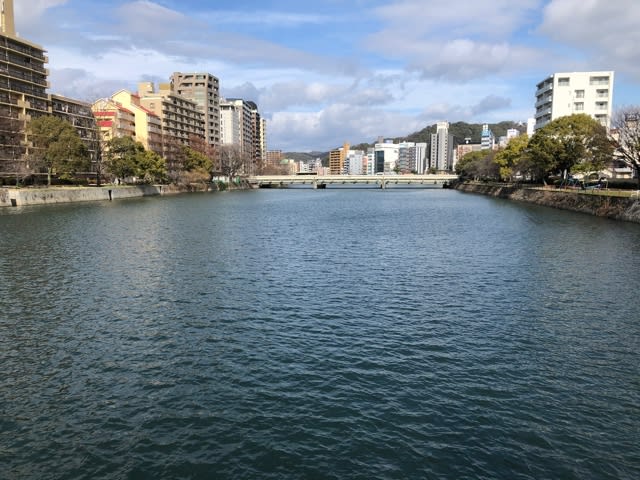 広島 京橋川は満潮 すごい水量です 広島デルタの三角州の上にある水の都 広島です 能率技師のメモ帳 中小企業診断士 社会保険労務士のワクワク広島 ライフ