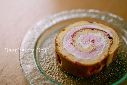 木苺のロールケーキ