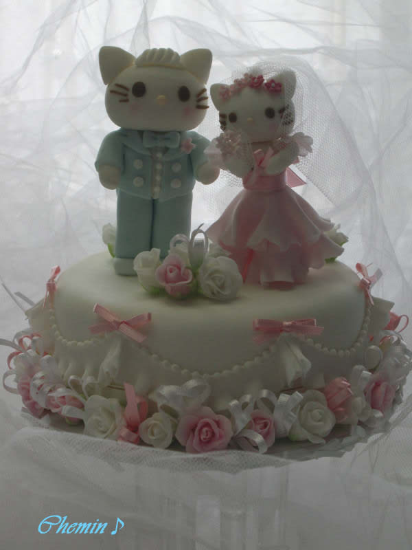 ご結婚おめでとう Keikoさんのキティ ディアダニエルのウエディングケーキ Chemin お菓子の小径 シュマン おかしのこみち