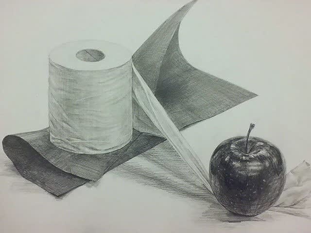与えられたりんご トイレットペーパー 水色の画用紙を鉛筆で描写しなさい 絵画教室アトリエ伊丹ブログ