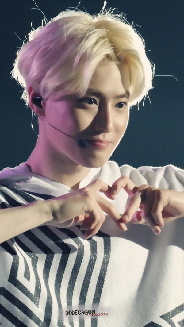EXO・スホ in 武漢 140614 - 12angels ～EXOちゃん応援